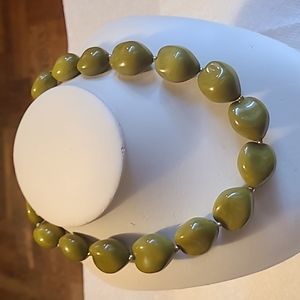 Beautiful  necklace for all occasions   olive green color